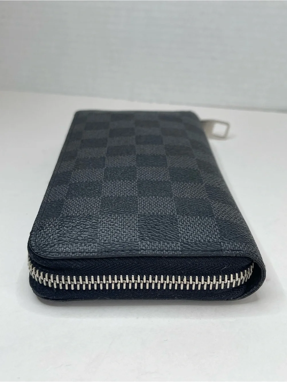Louis Vuitton Damier Graphite canvas zippy wallet